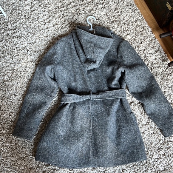 Grey coat - Picture 2 of 5